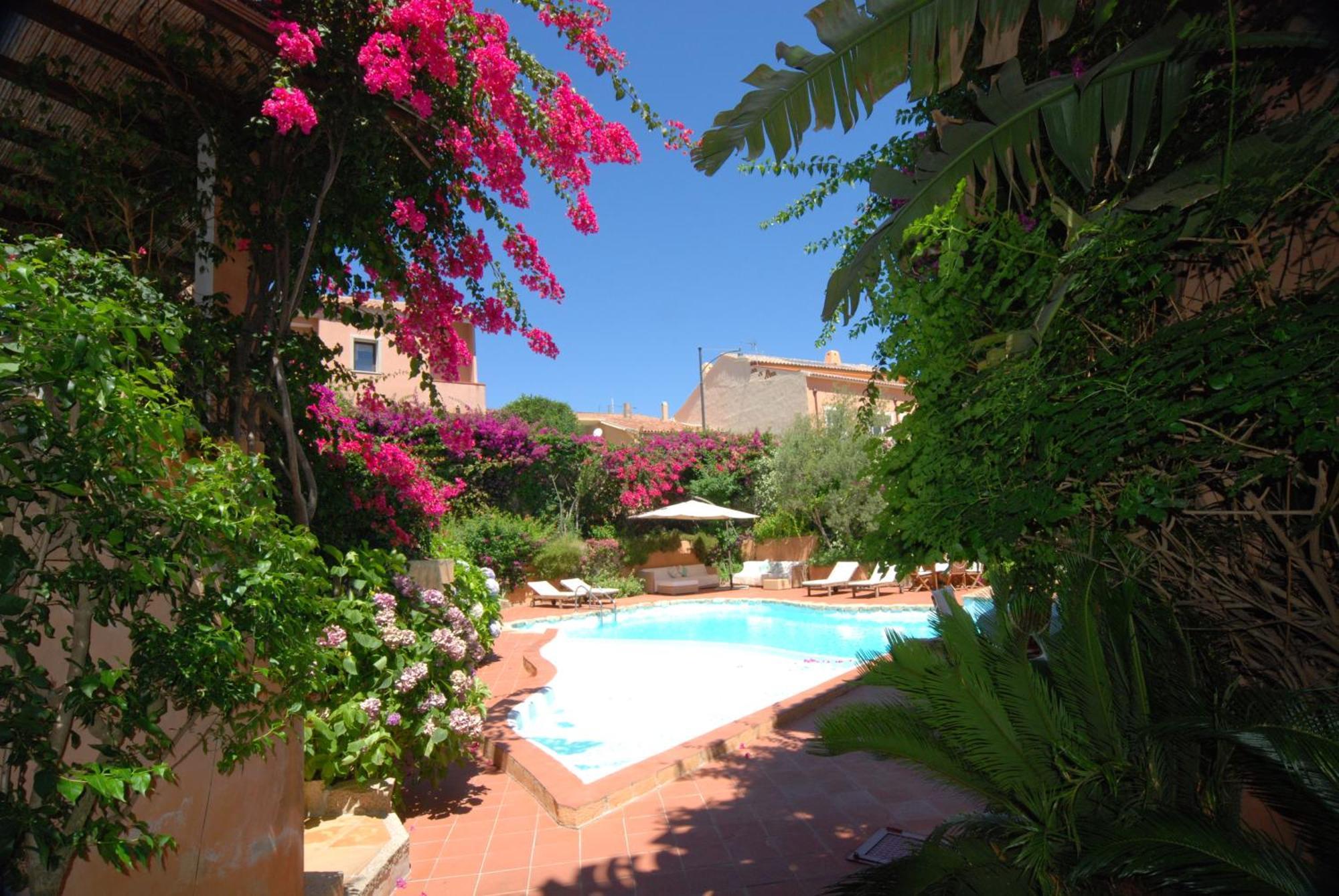 Boutique Hotel Sant'Andrea & Relais San Pantaleo Exterior foto