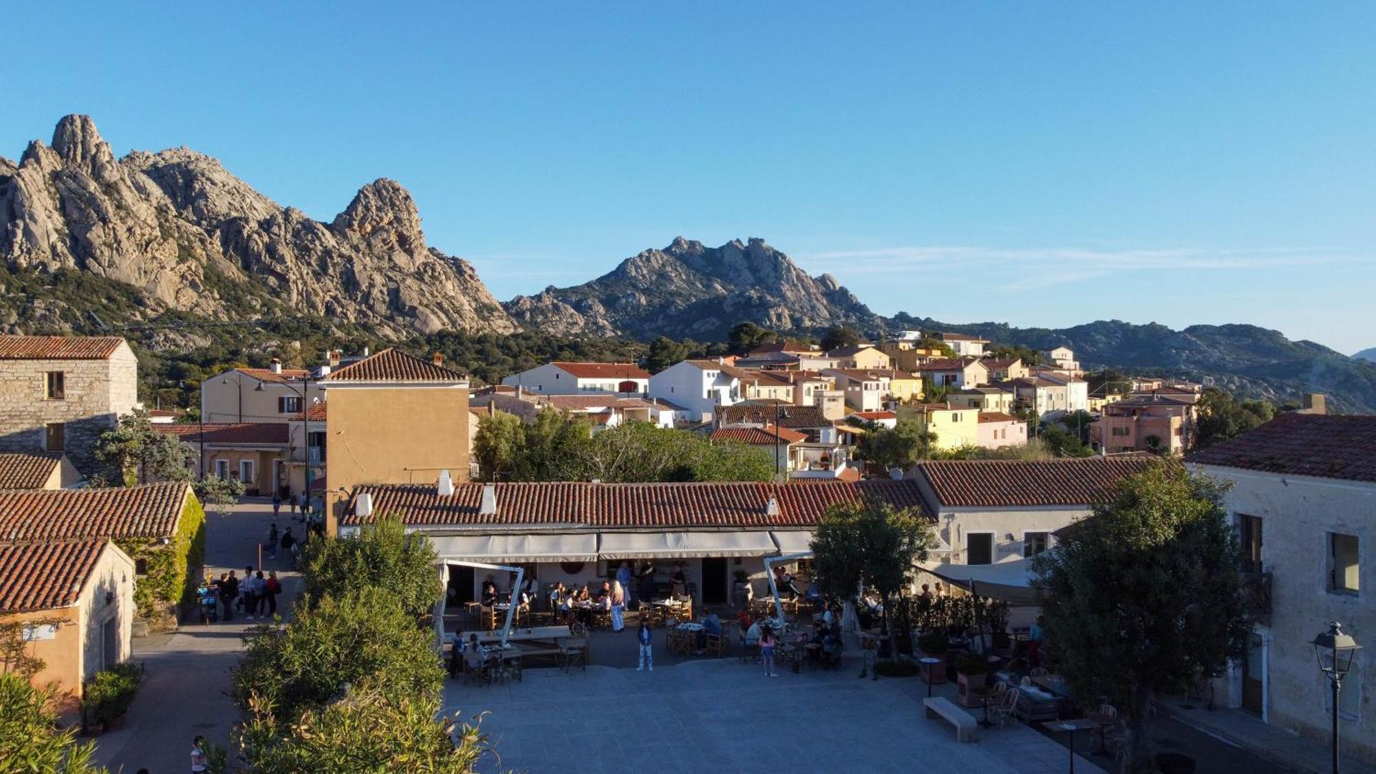 Boutique Hotel Sant'Andrea & Relais San Pantaleo Exterior foto