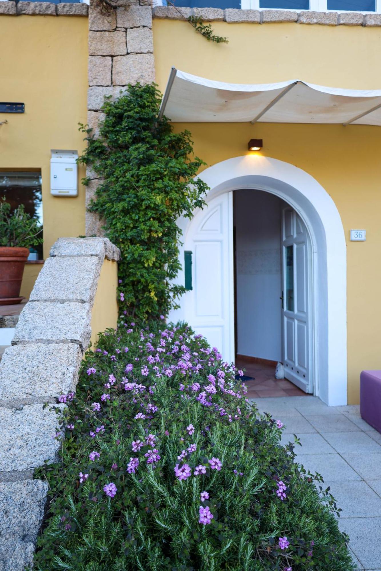 Boutique Hotel Sant'Andrea & Relais San Pantaleo Exterior foto