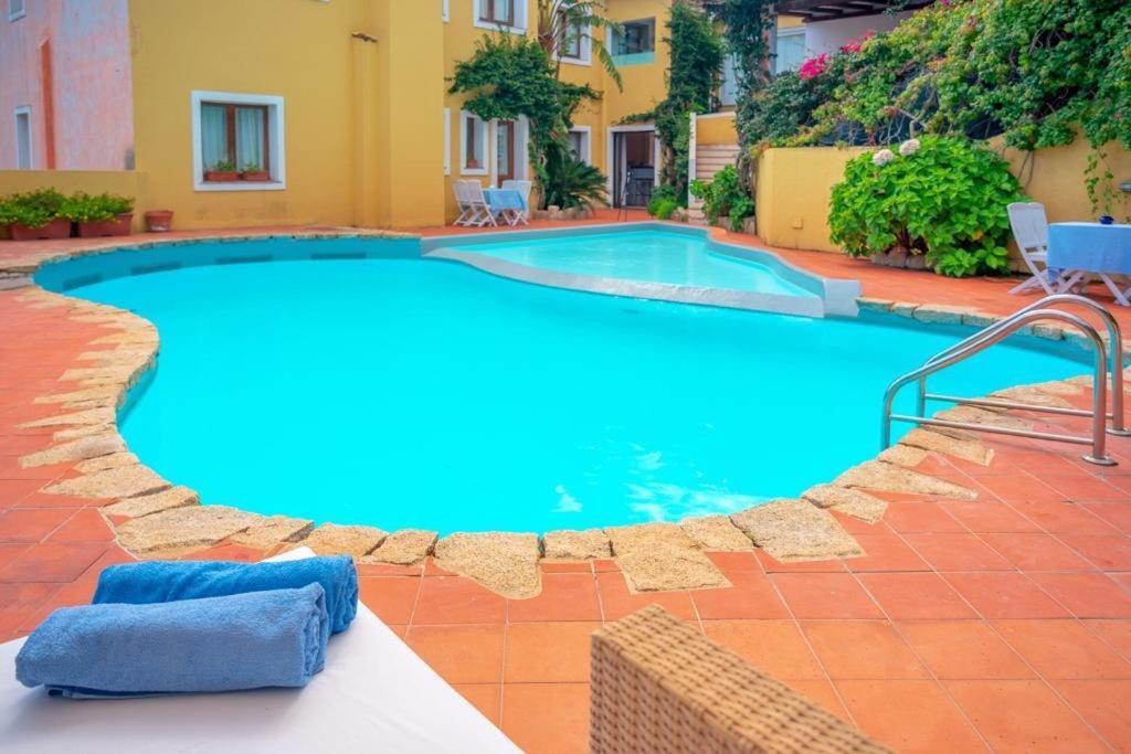 Boutique Hotel Sant'Andrea & Relais San Pantaleo Exterior foto